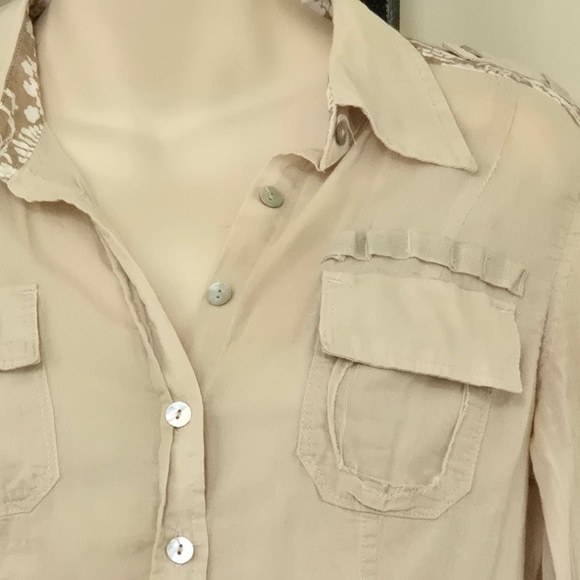 Da-Nang lightweight Button Up Shirt  S - Picture 6 of 10